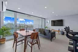 11E (890 Ash.Avenue)