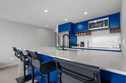 11E (890 Ash.Avenue)