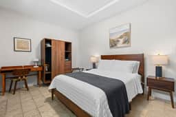 Miramar 104