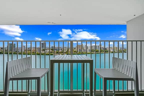 11E (890 Ash.Avenue)
